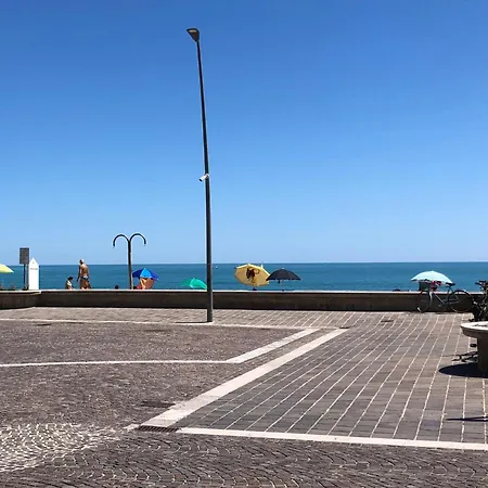 Smeraldo By Ermosa - In Centro - A 250 M Dal Mare *